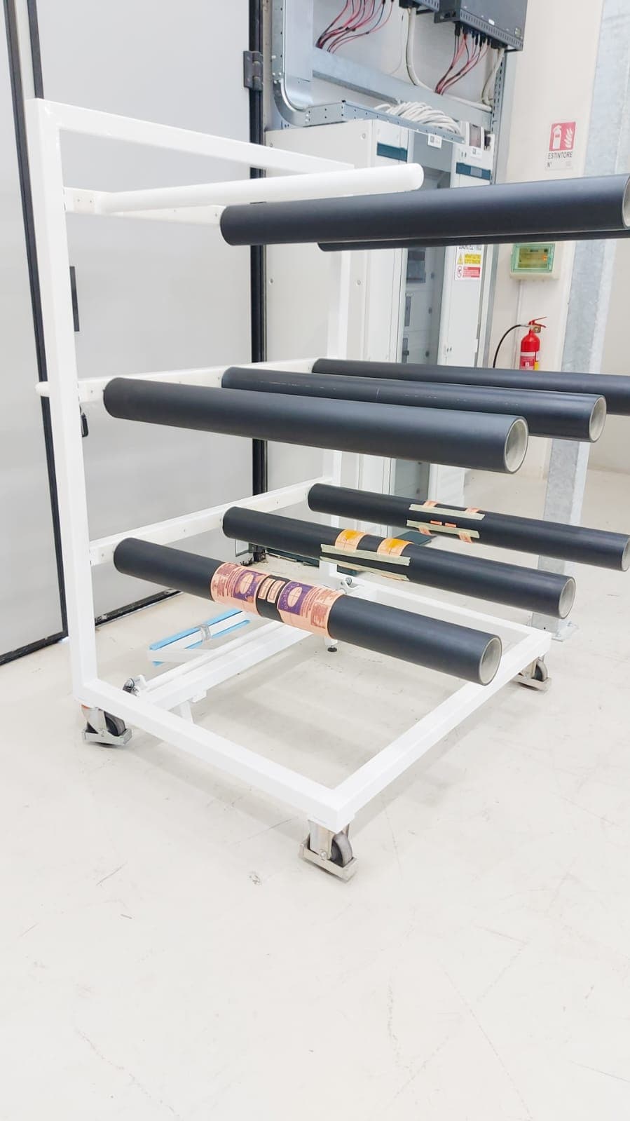 Bobine di materiale in stabilimento