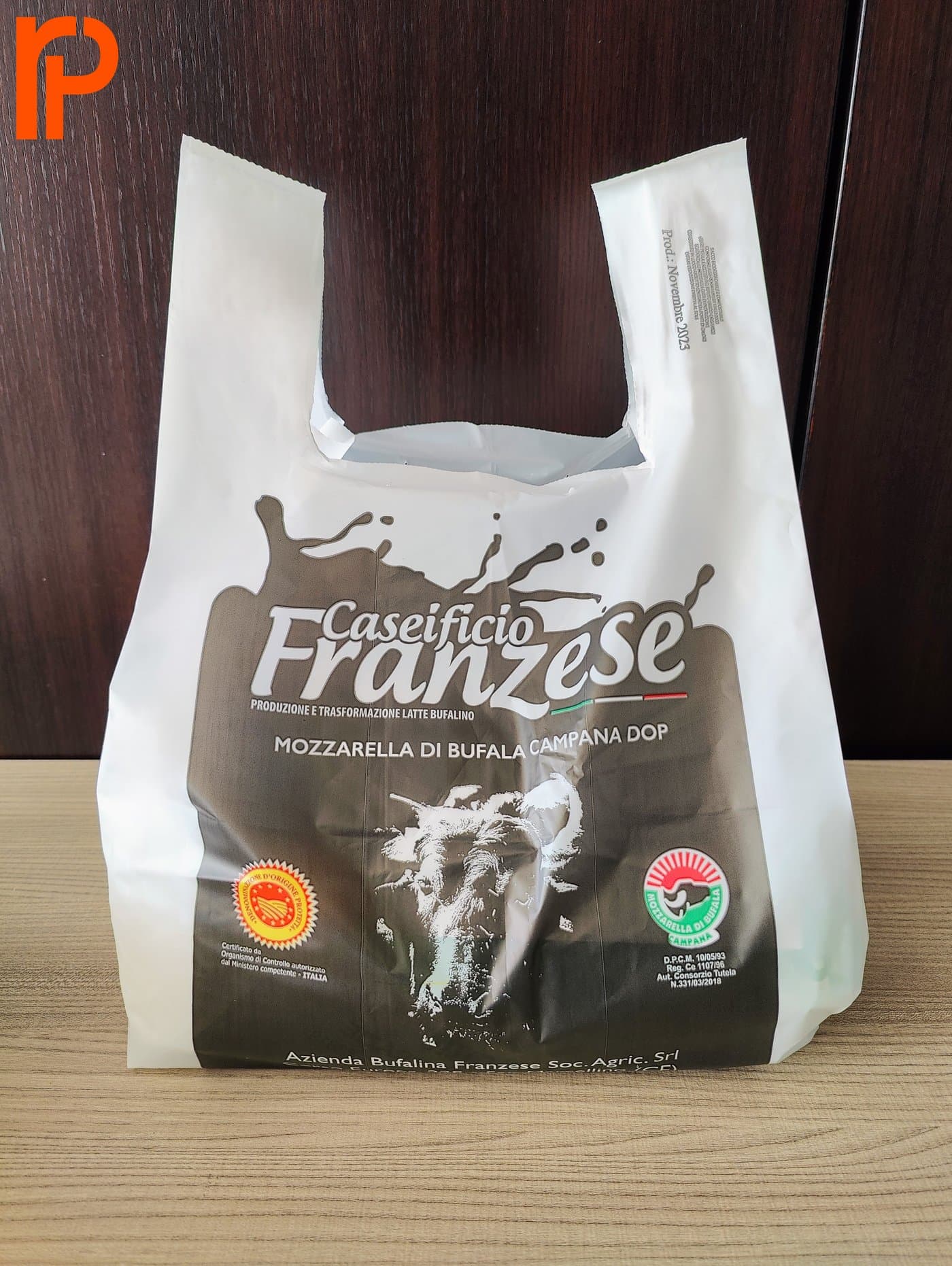 Shopper con manico a canotta personalizzata realizzata per Caseificio Franzese